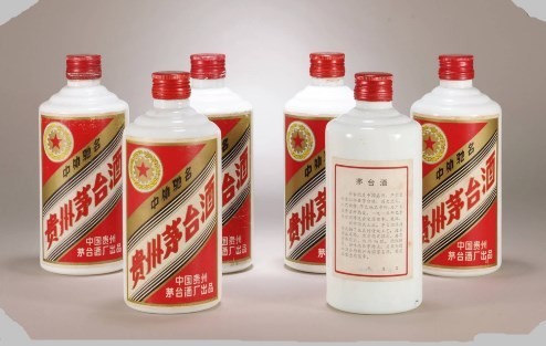 各系列茅台酒瓶